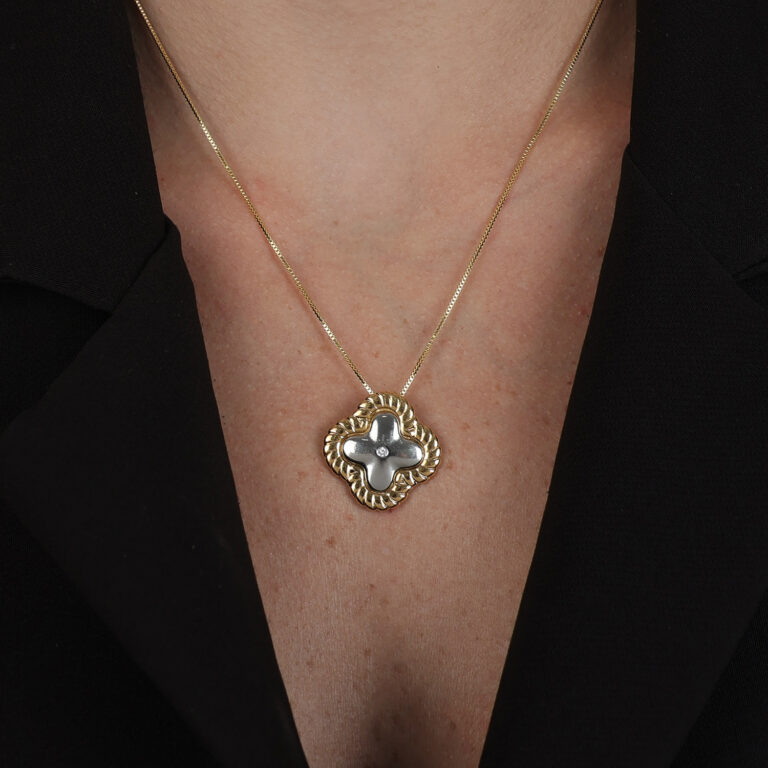 Colar Dourado e Prateado de Flor - Imagem 2