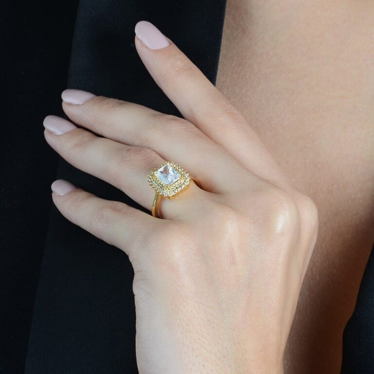 Anel Dourado Solitário com Zircônia - Imagem 2
