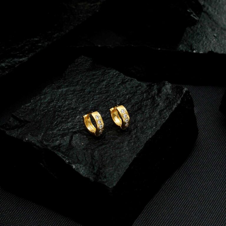 Brinco Dourado de Argolinha com Pedras de Zircônia - Imagem 3