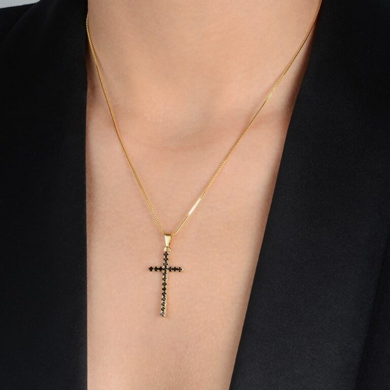 Colar Dourado de Cruz Cravejado de Pedra Natural Negra - Imagem 2