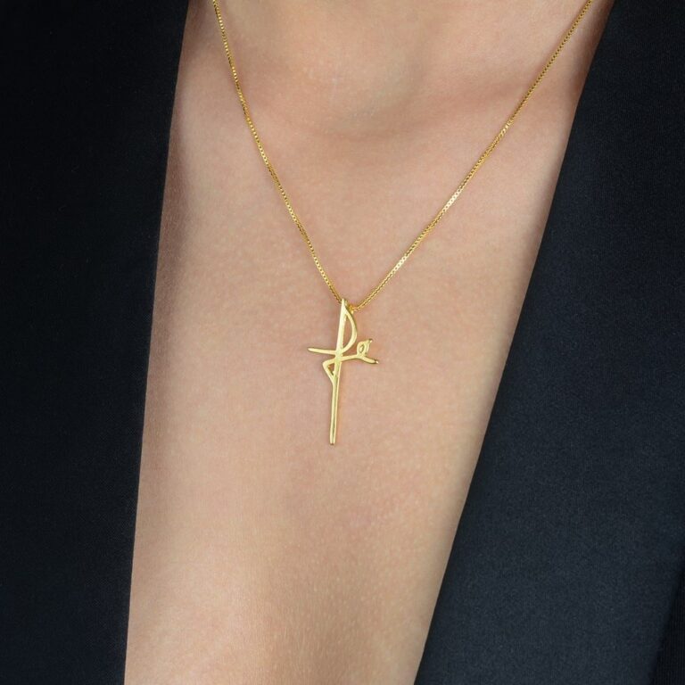 Colar Dourado de Cruz Fé - Imagem 2
