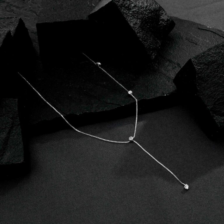 Colar Prateado Gravatinha com Pontos de Luz - Imagem 3