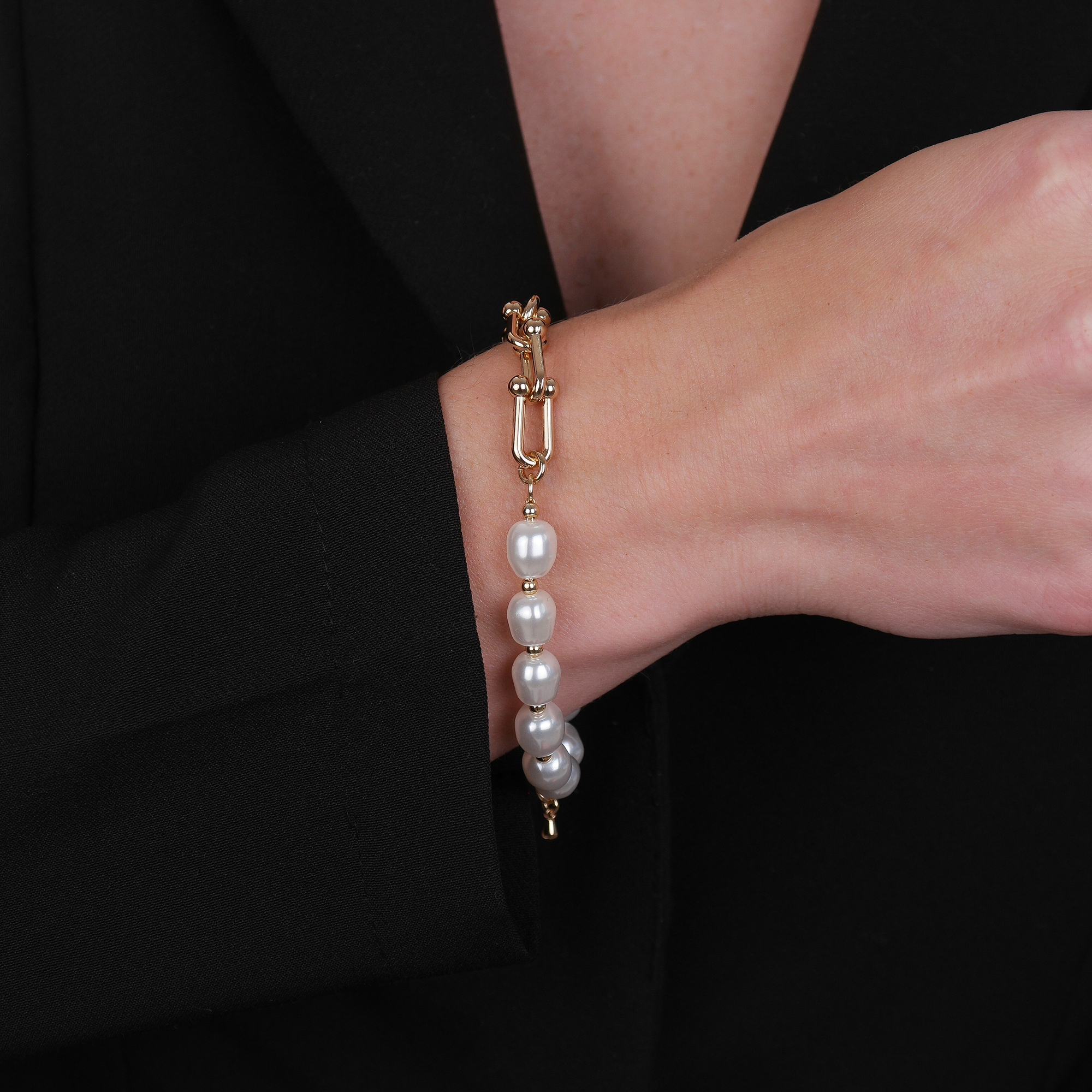 Pulseira Dourada de Corrente com Pérolas Amassadas - Imagem 2