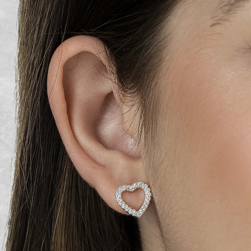 Brinco de Coração Cravejado de Zircônias em Prata 925 - Imagem 2