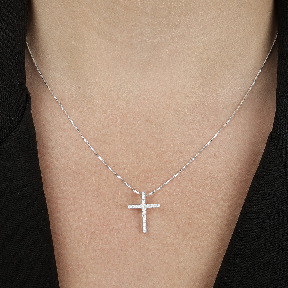 Colar de Cruz Cravejada de Zircônias em Prata 925 - Imagem 2